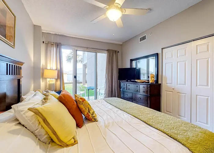 The Dunes #100 Apartment *